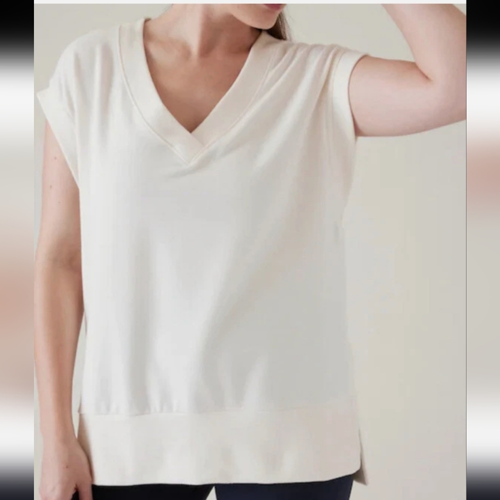 Athleta Cream V-Neck Cap Sleeve Top